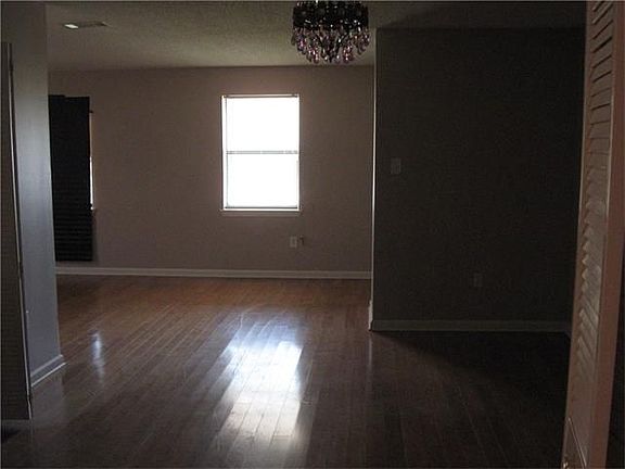 5th image of 11349 Prentiss Ave