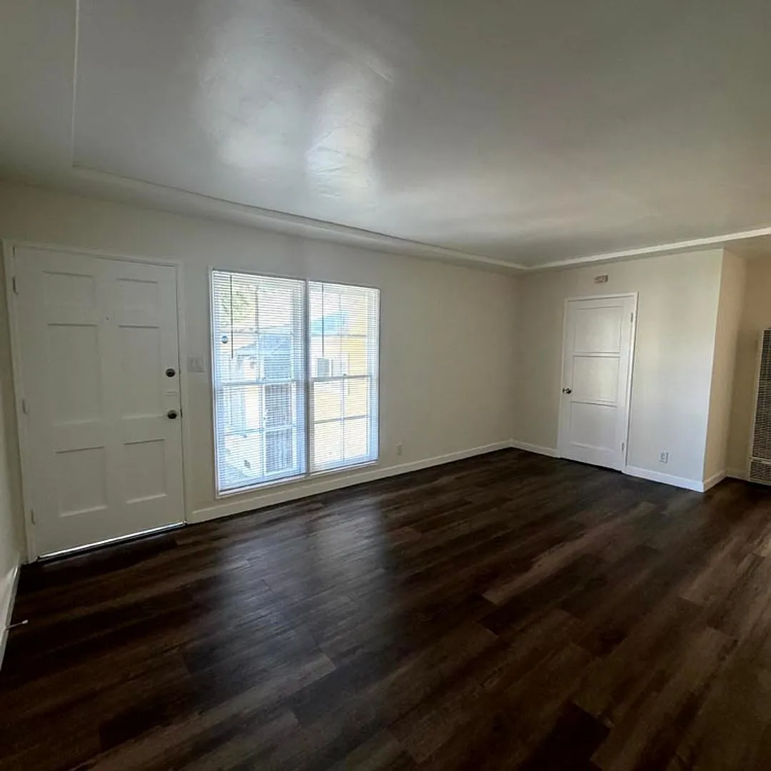 5113 W 20th St. — Photo 3