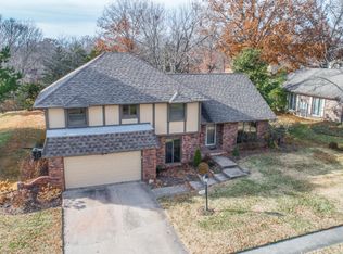 2616 Ridgefield Rd, Columbia, MO 65203
