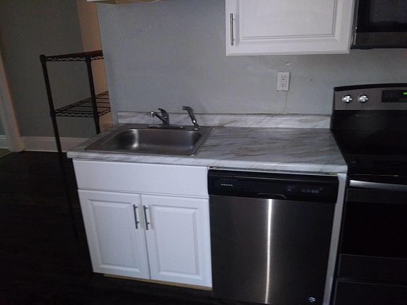 3rd image of 533 E 13th St APT 4