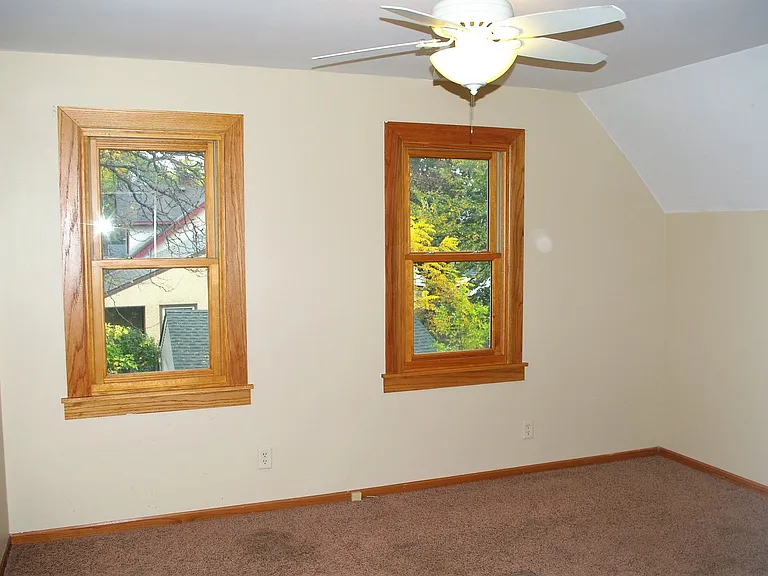 514 View St — Photo 12