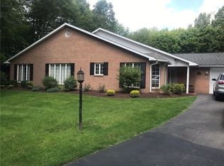 4104 Bristol Ln, New Castle, PA 16105