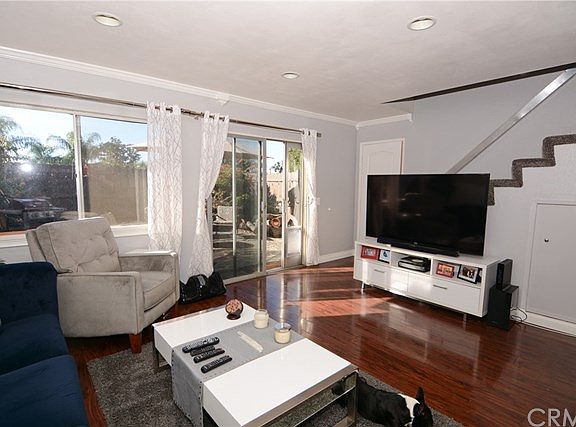 4th image of 222 W Grove St APT 2