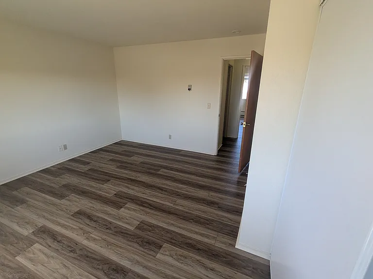 415 Dela Vina Ave #F — Photo 17