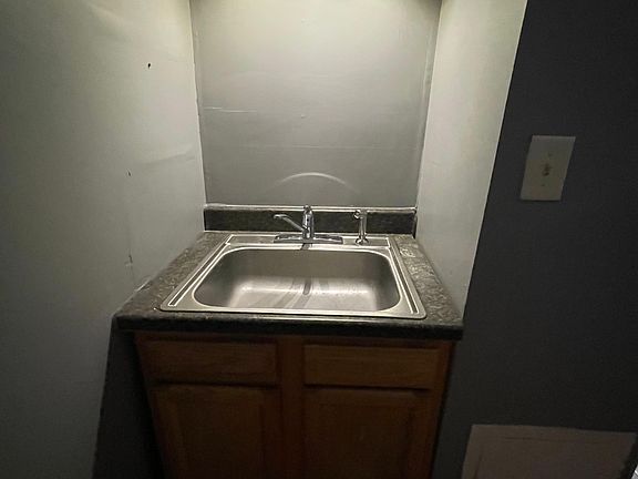2nd image of 278 Sayles St Floor 3