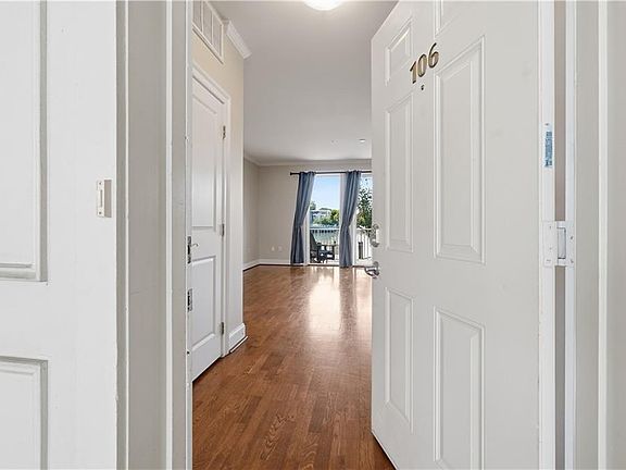 4th image of 955 Bolling Ave Unit 106