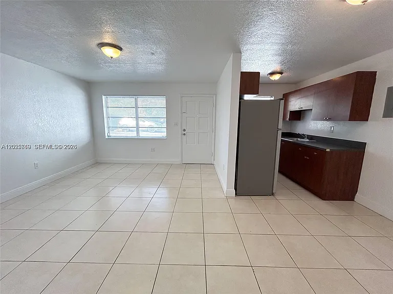 2070 NE 162nd St #4 — Photo 7