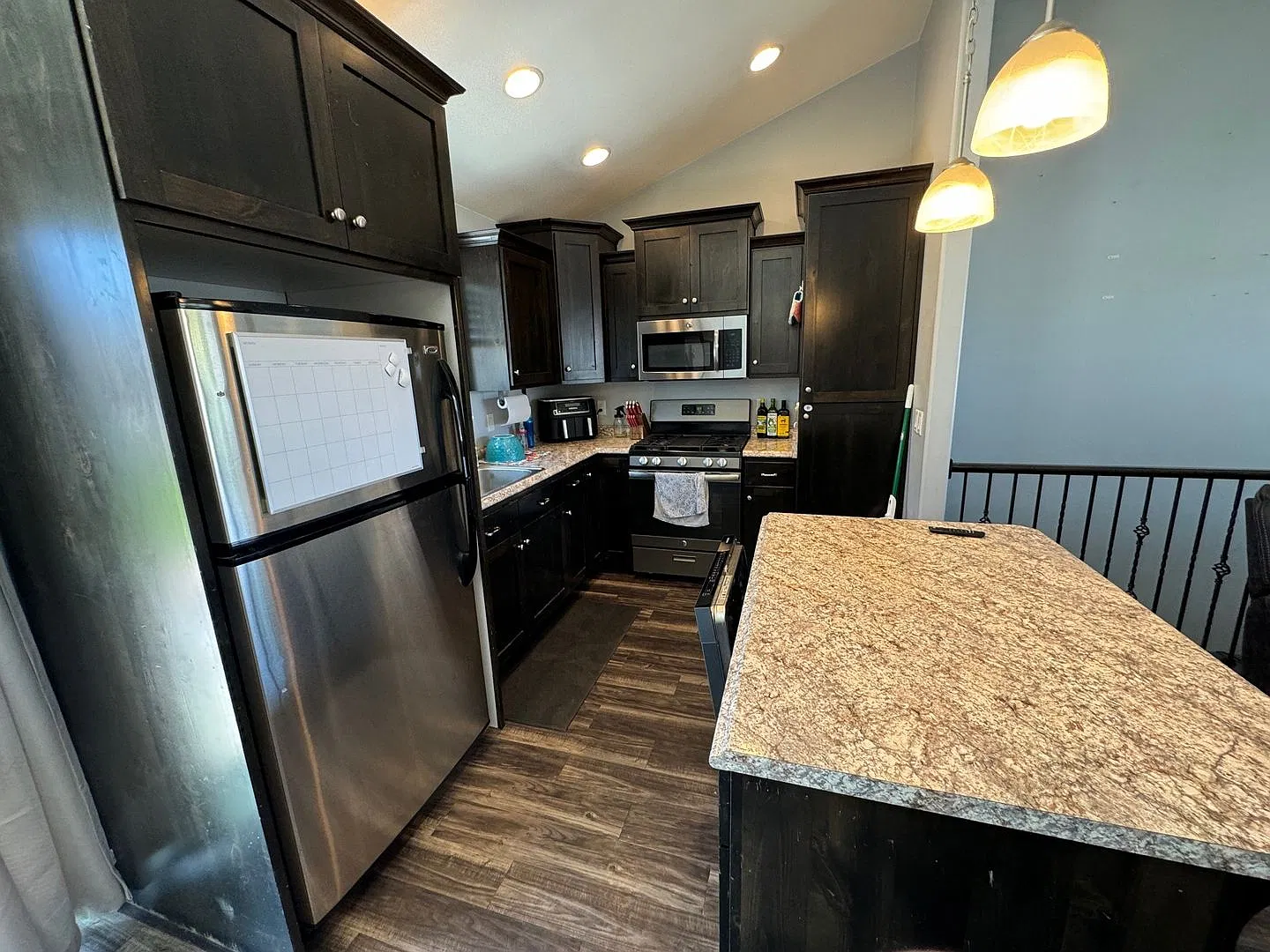 5 bed/3 bath single family home in The Ridge Subdivision — Photo 2