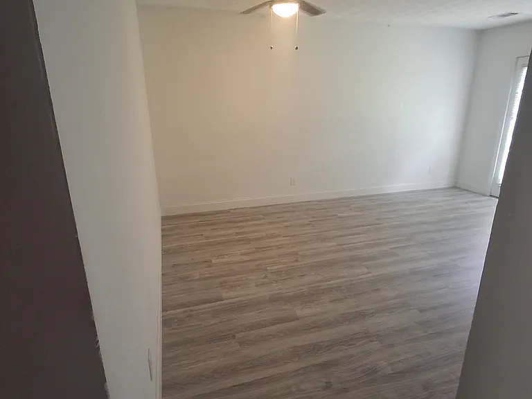 2146 Country Walk Way SE #B — Photo 7