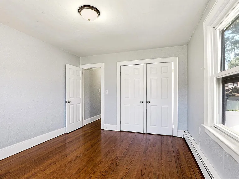 712 Sheridan Ave — Photo 6
