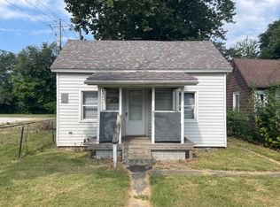 906 Jewell St, Danville, IL 61832