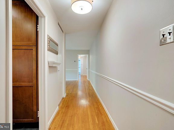 5th image of 10613 Kenilworth Ave APT 103