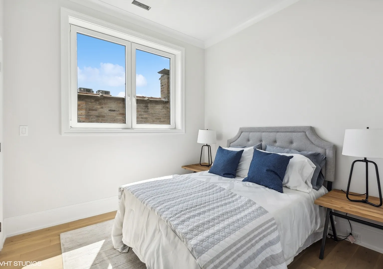 2 bed, 950 sqft, $3,600 — Photo 4
