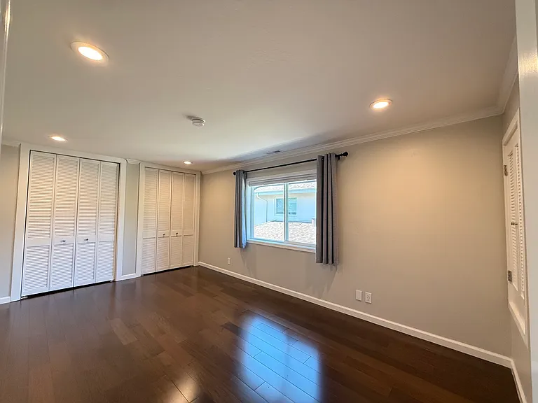474 Tyndall St — Photo 8