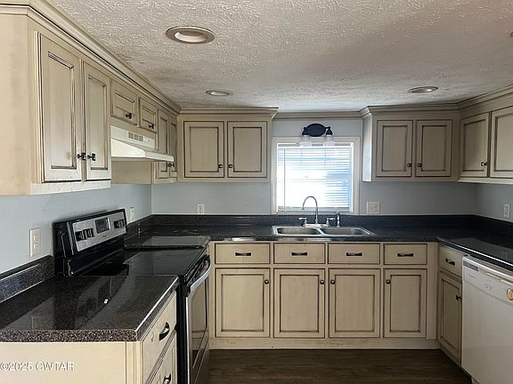 3rd image of 225 Capps Ln