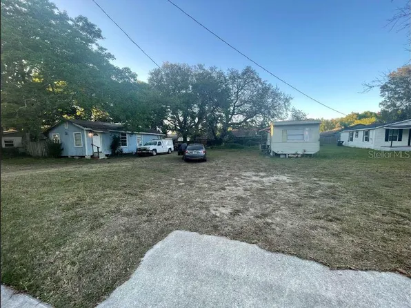 211 W CLEVELAND STREET, APOPKA, FL 32703