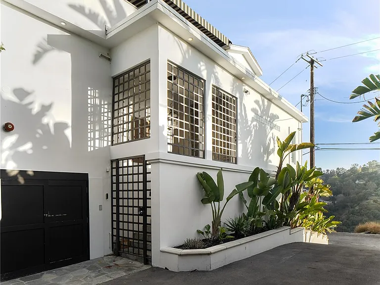 3642 Alta Mesa Dr — Photo 17