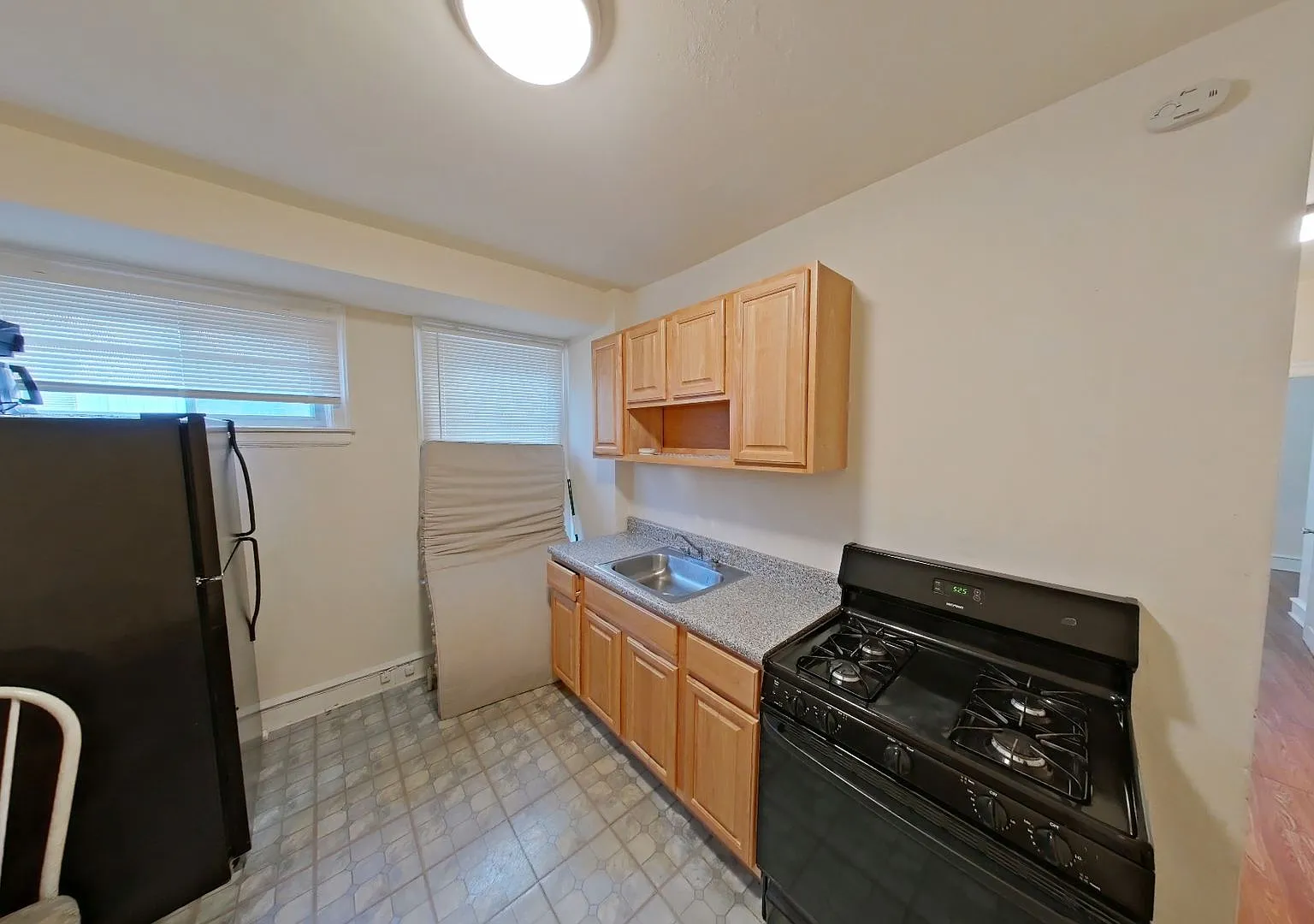 6237 Carpenter St — Photo 2