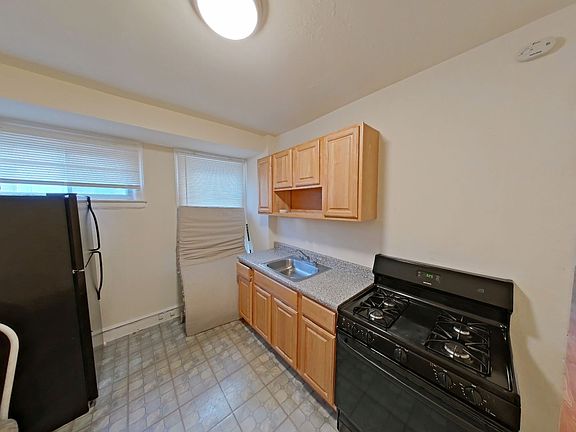 2nd image of 6237 Carpenter St