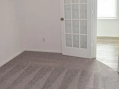 217 English Oak St — Photo 12