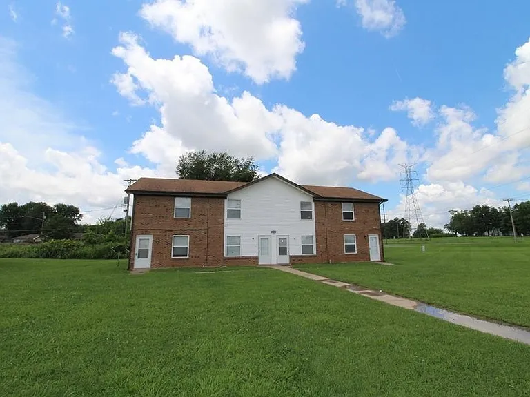 1088 Pembroke Oak Grove Rd #21 — Photo 1