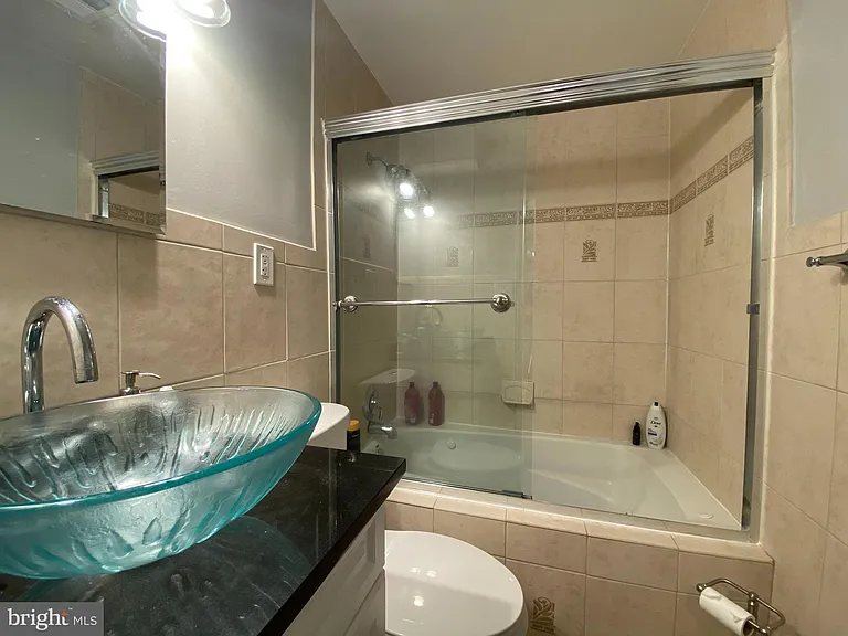 1221 N Quinn St #1 — Photo 24