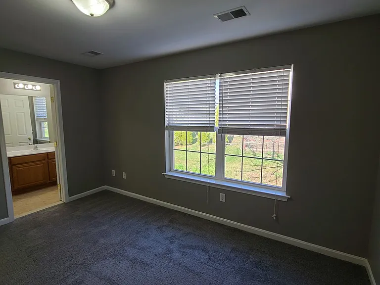 230 Crown Ct — Photo 29