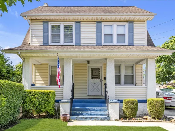 41 Crescent Street, Hewlett, NY 11557