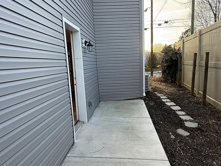 6115 Lemon St — Photo 12