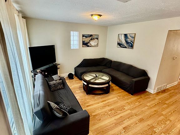 2nd image of 3556 W Dickens Ave