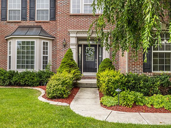3rd image of 2567 Twin Lakes Dr