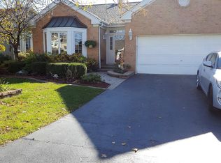 669 Golfers Ln, Bartlett, IL