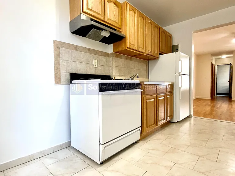 10 Adrian Ave #3B — Photo 10