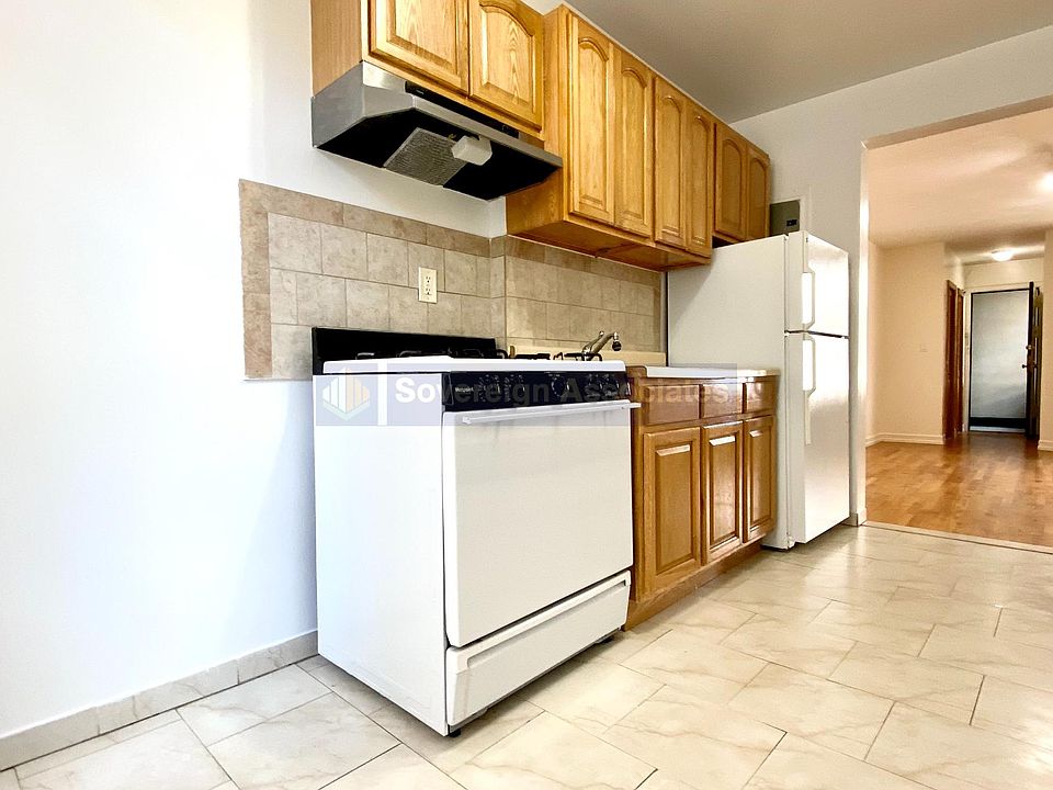 1st image of 10 Adrian Ave APT 3B