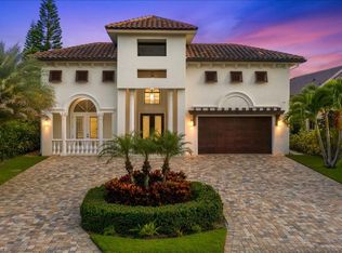 696 Fairway Ter, Naples, FL 34103