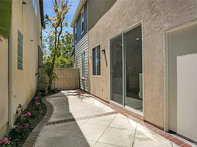 15 Old Spire Dr — Photo 24