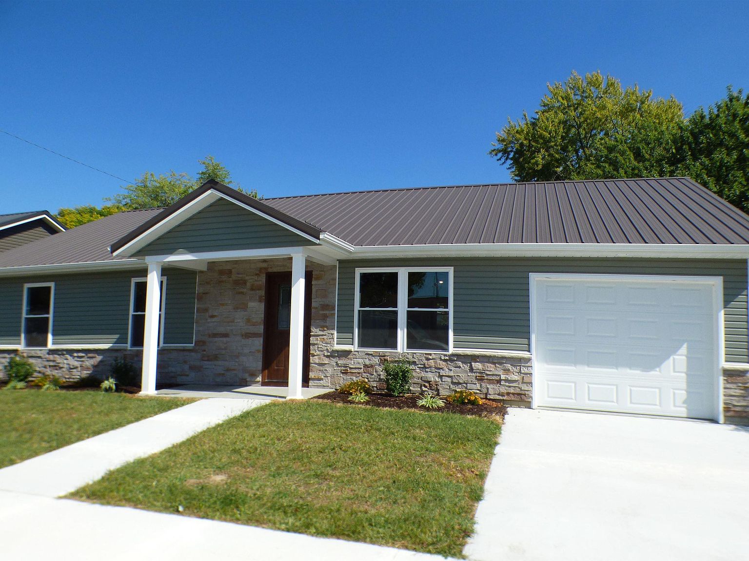 309 S Spring St, Odon, IN 47562 MLS 202335927 Zillow