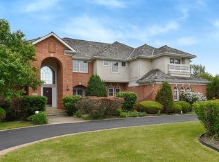 975 Livingston Ln, Inverness, IL 60010