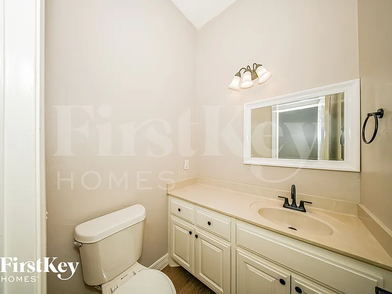 17205 Vitoria Dr — Photo 12