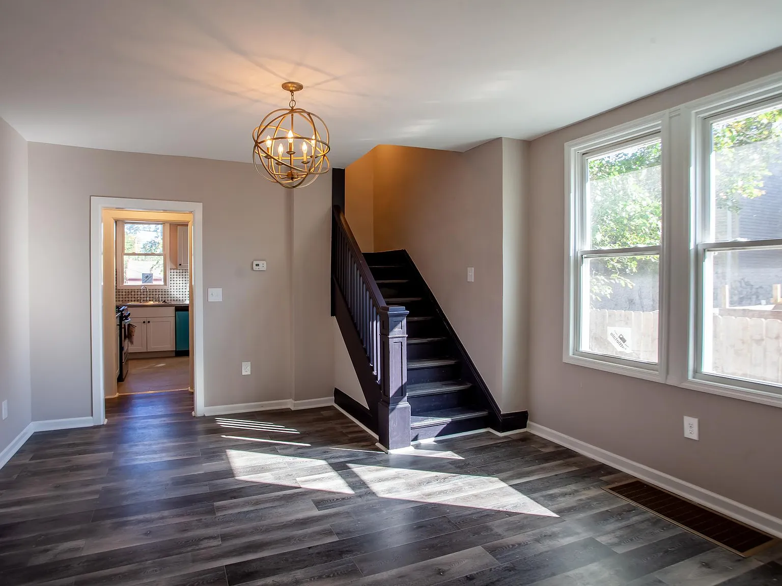 716 Gilbert St — Photo 3