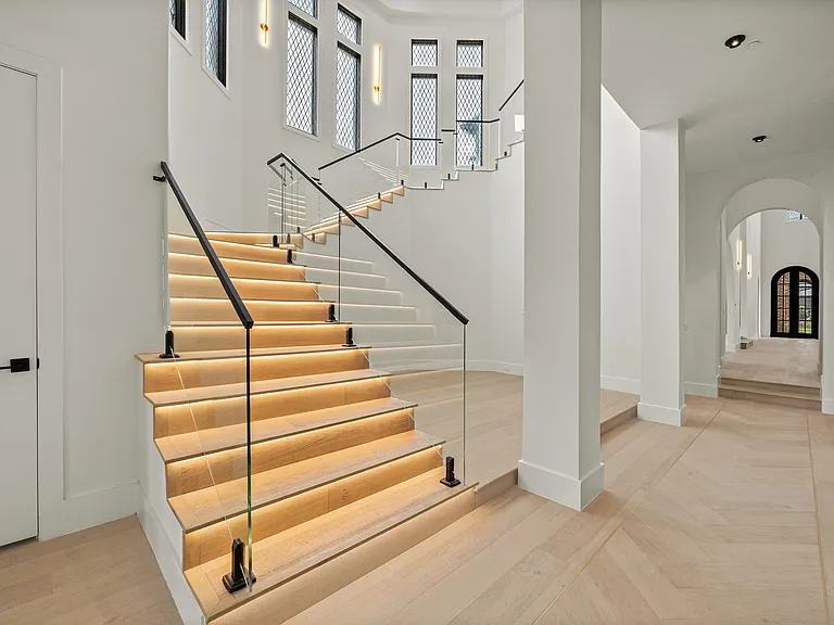5345 Monterey Dr — Photo 14