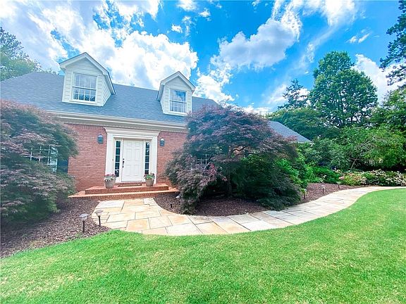 2nd image of 2607 Harvest Dr SE