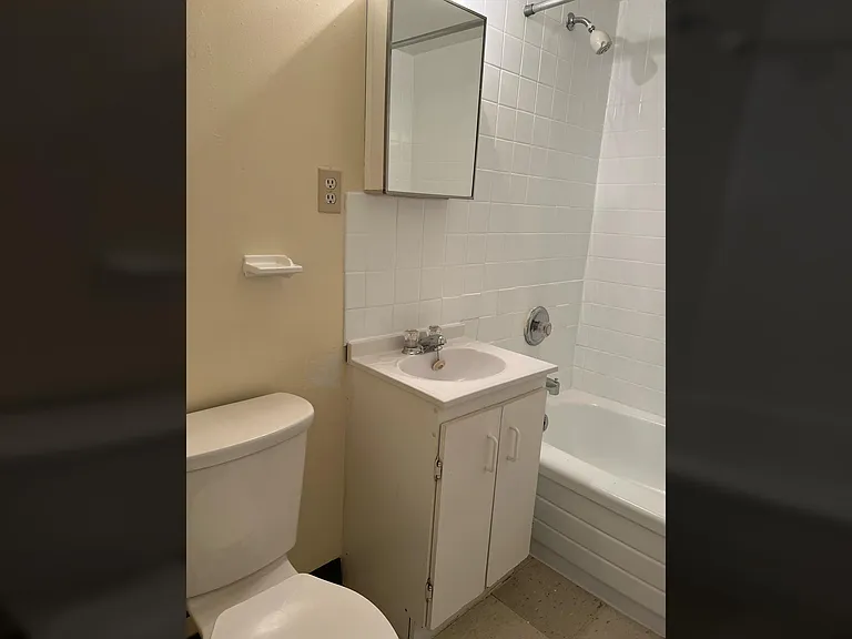 401 Princess St — Photo 16