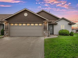3526 Vaughn Ln, Marion, IA 52302