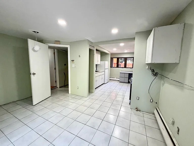 52 Deepdale Dr — Photo 13