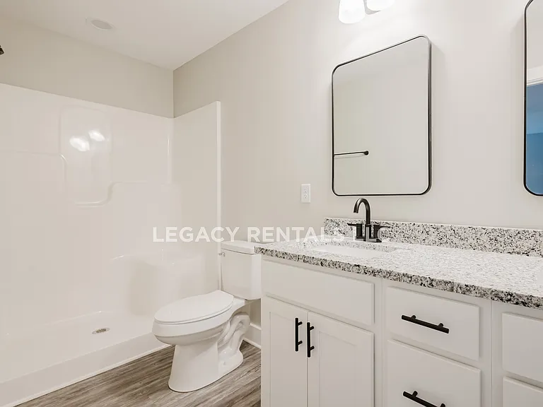 326 Elm St — Photo 7