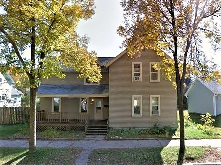 1019 Stark St — Photo 1