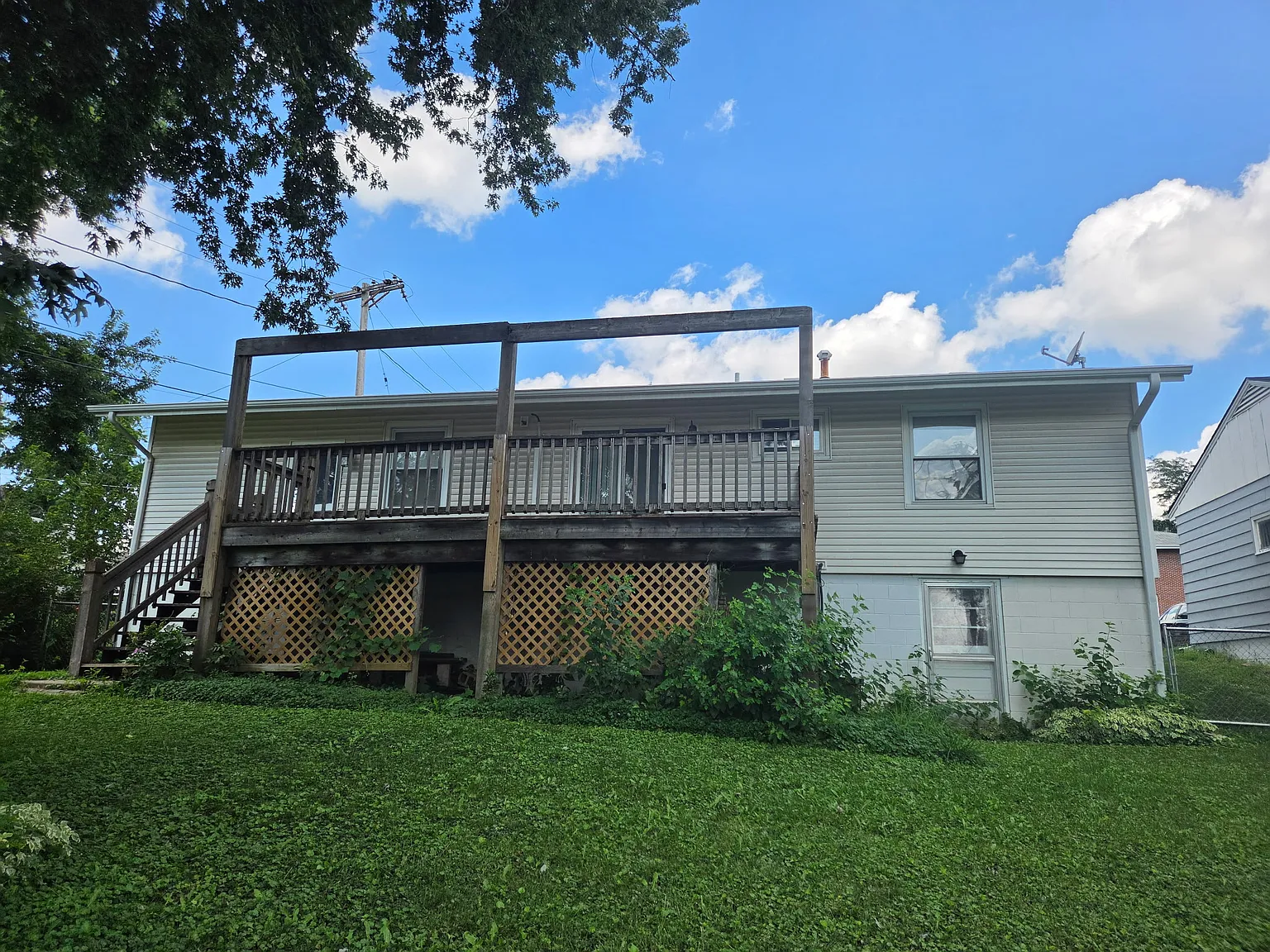 3 bed, 1442 sqft, $2,000 — Photo 2