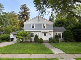 917 Woods Dr, Ypsilanti, MI 48197