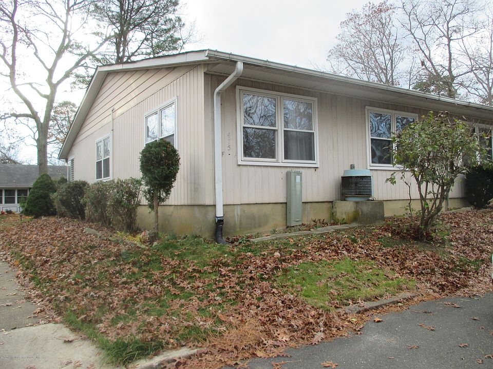 1st image of 475F Thornbury Ct #1006